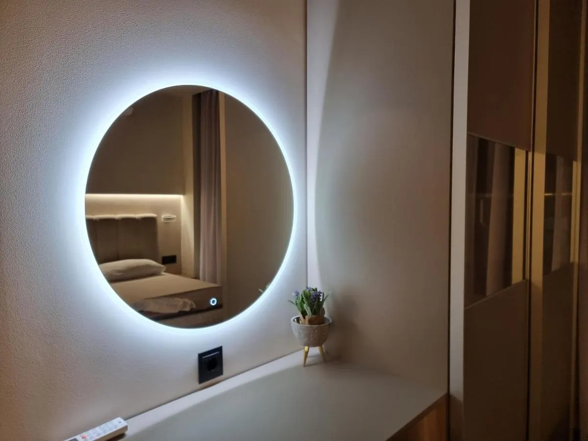 Iris City Center Premium Studio Thessaloniki 0*,  Greece